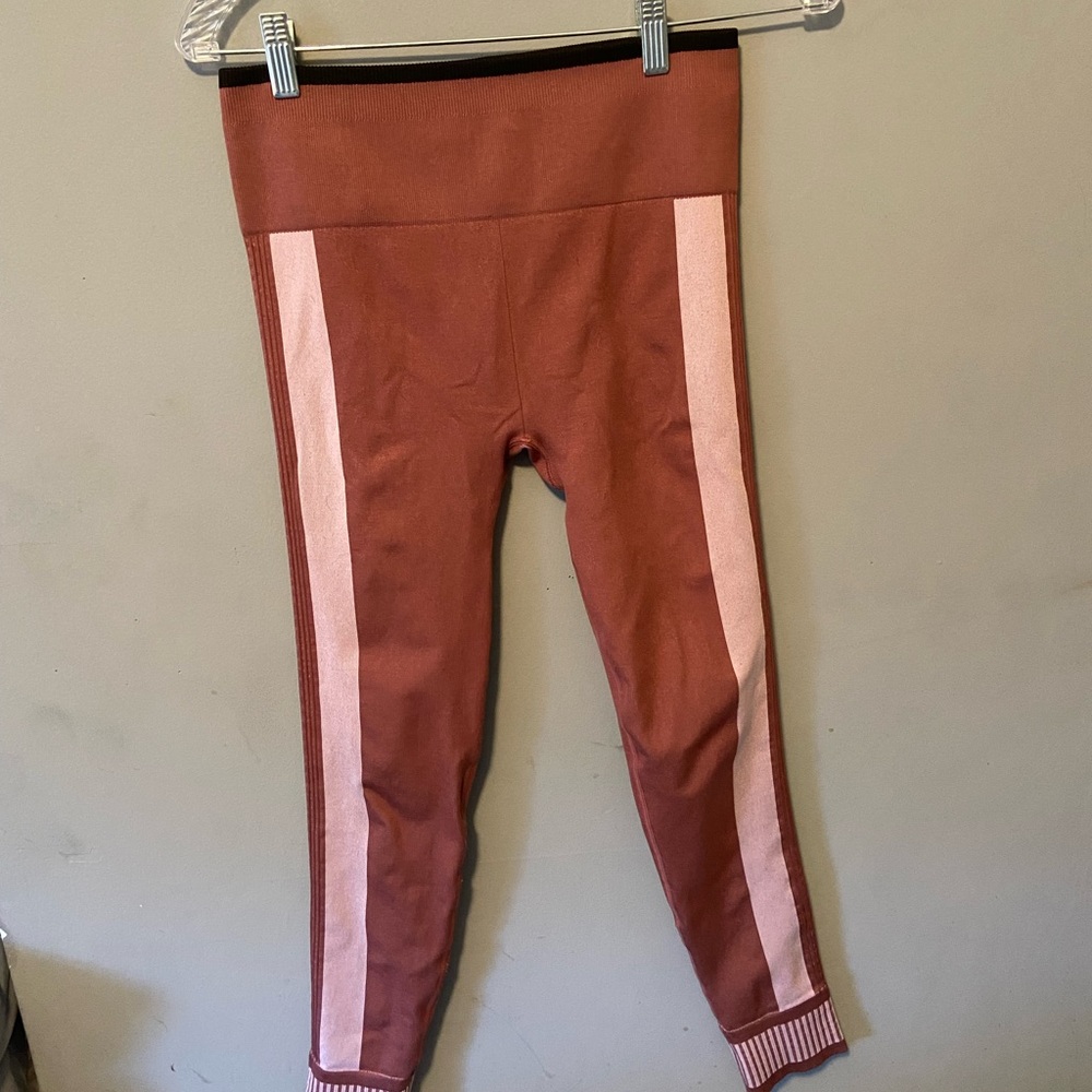 Fabletics medium size leggings. High waisted. Ankle length.